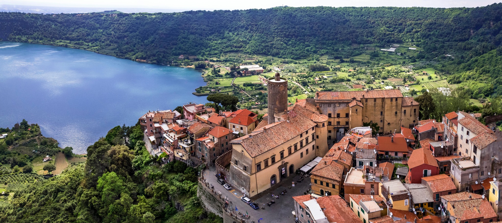 Strada panoramica che conduce al Lago di Nemi