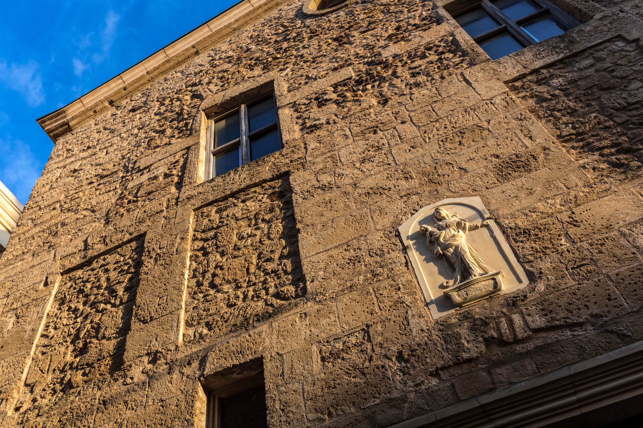 Interno del Museo Diocesano di Cortona con dipinti rinascimentali