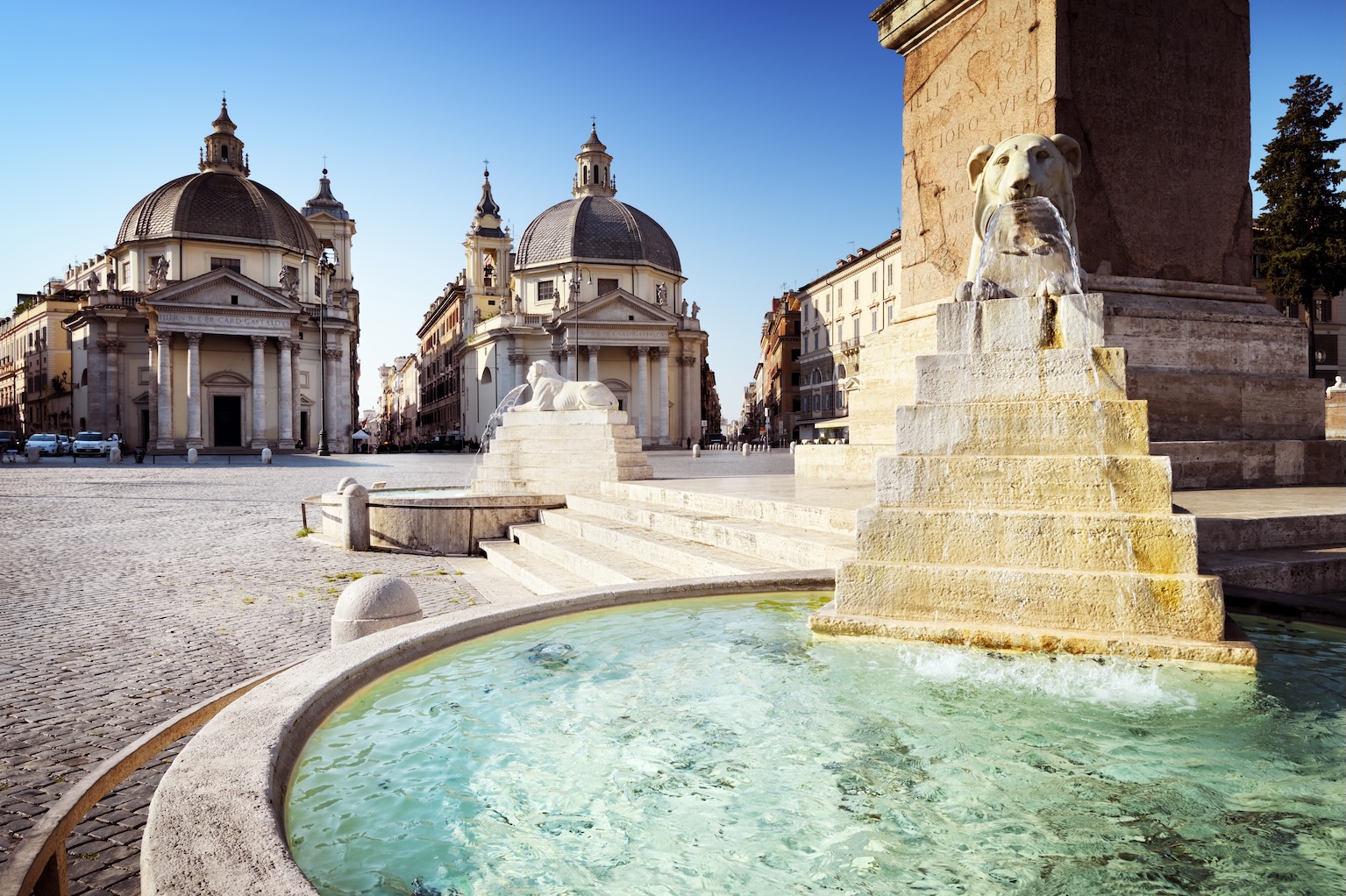 Chiese gemelle Piazza del Popolo Santa Maria in Montesanto e dei Miracoli