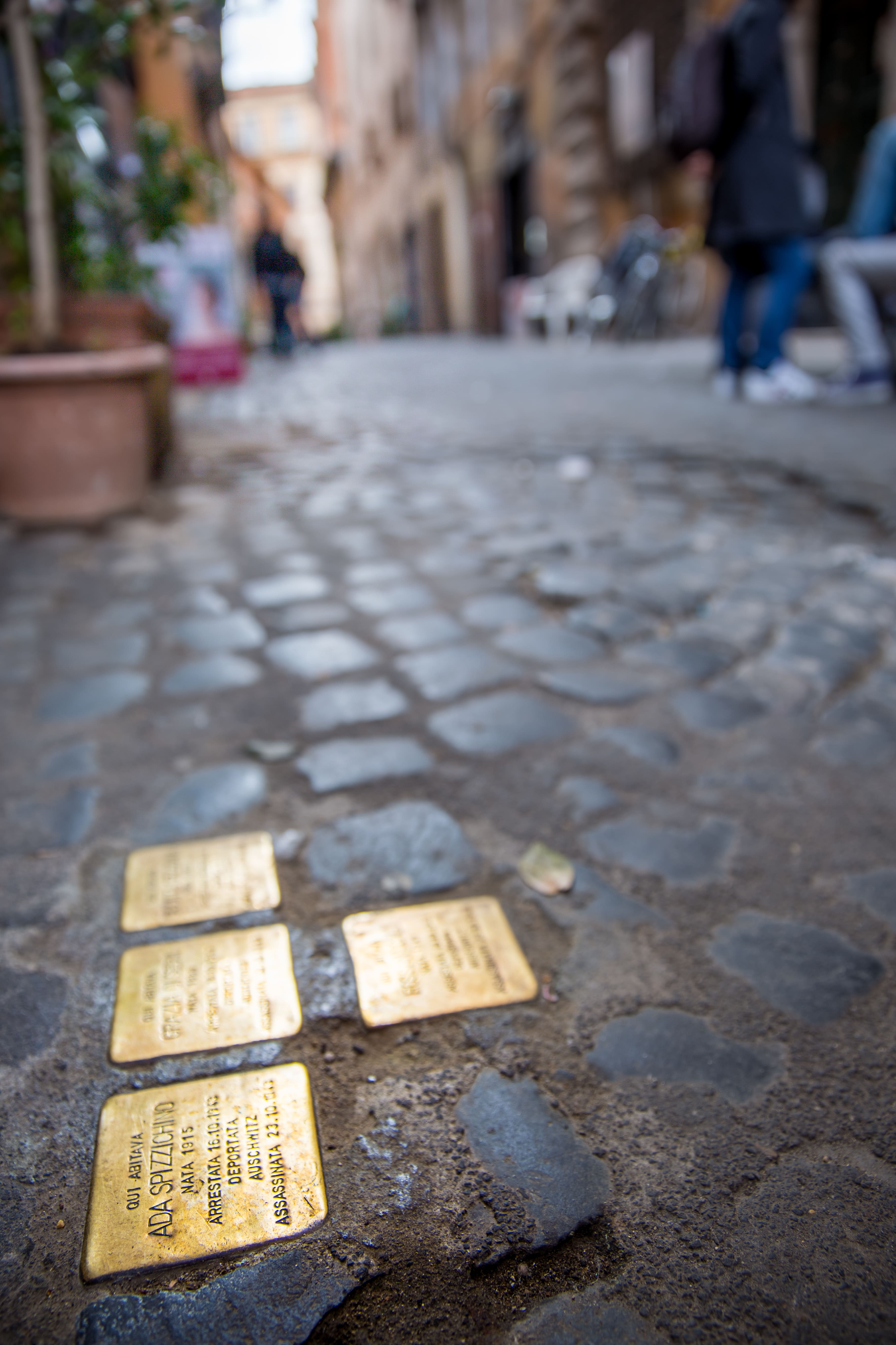 Stolpersteine dans le ghetto juif de Rome