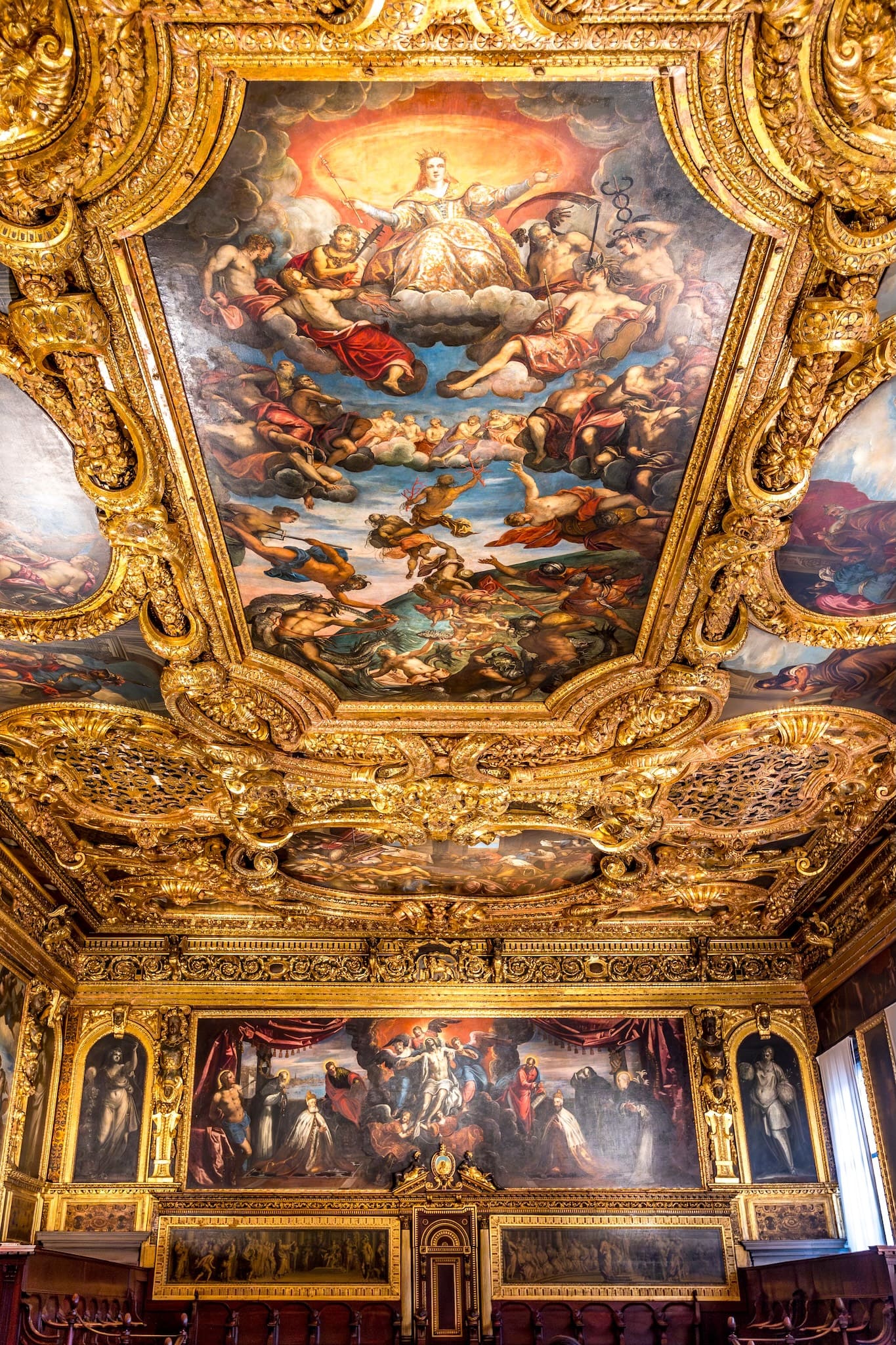 Großer Ratssaal im Dogenpalast Venedig mit Deckengemälden