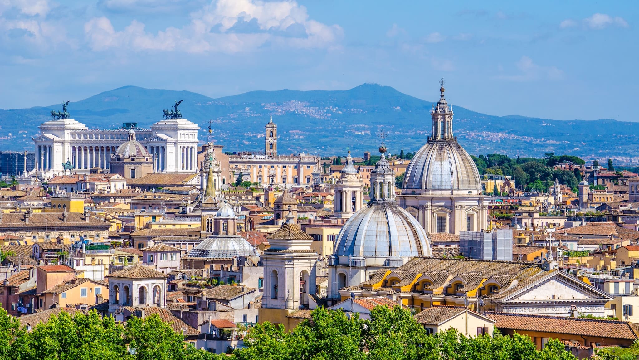 Belvedere del Gianicolo a Roma con vista sulla cupola di San Pietro