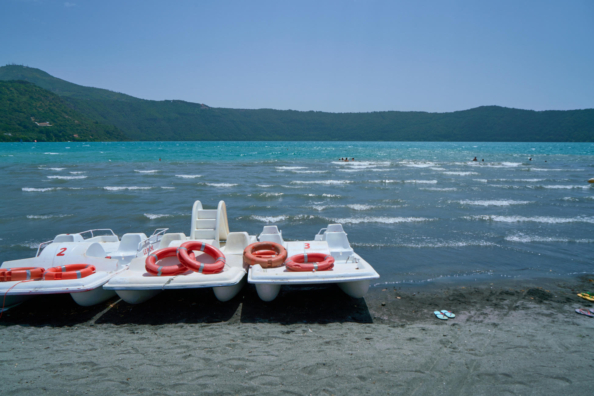 Zwemmen in het Meer van Albano bij Castel Gandolfo