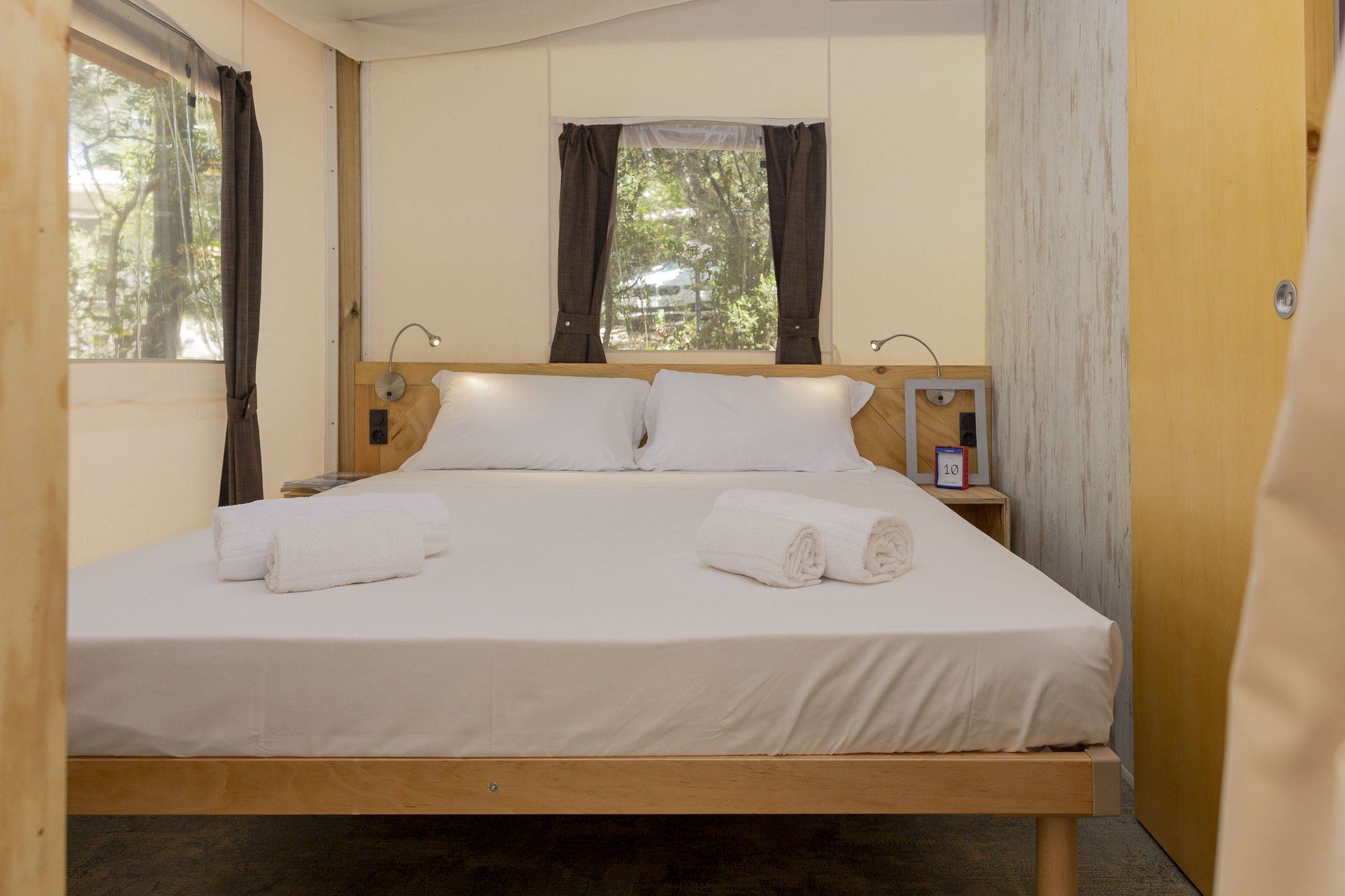 Camera matrimoniale in tenda glamping