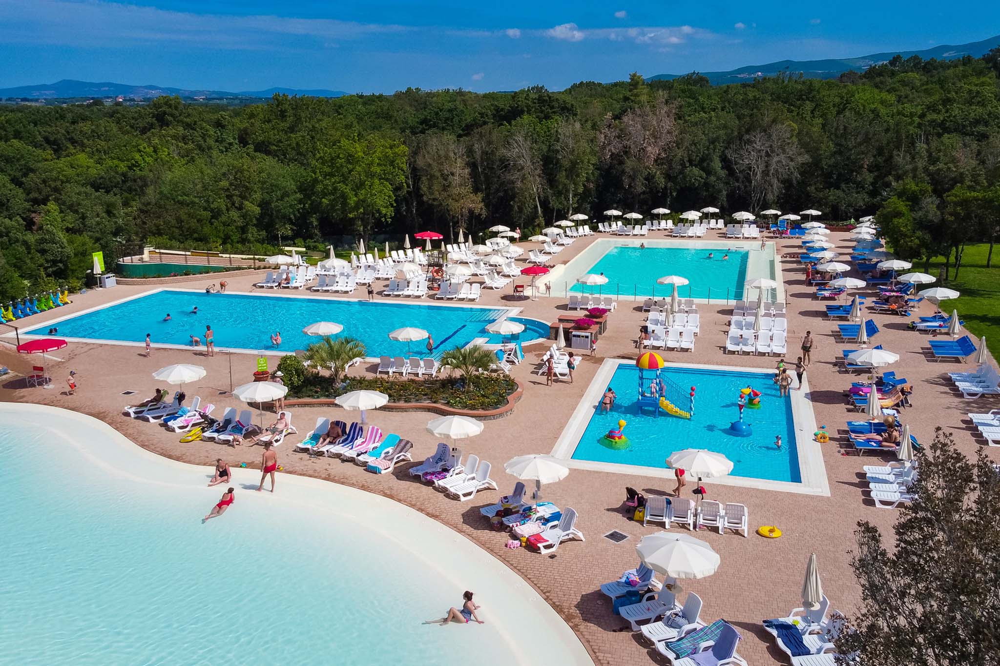 hu Montescudaio village | piscine del villaggio