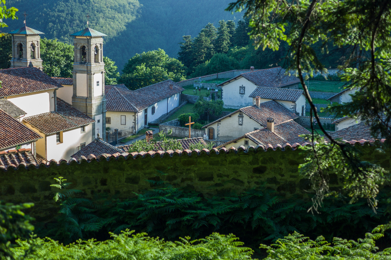 Sacro Eremo di Camaldoli immerso nella foresta del Casentino
