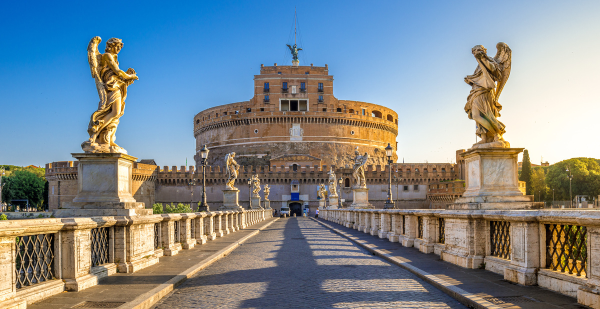 Château Saint-Ange à Rome vu depuis le Tibre